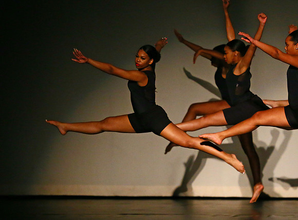 NewTownHolidayDance19-2460