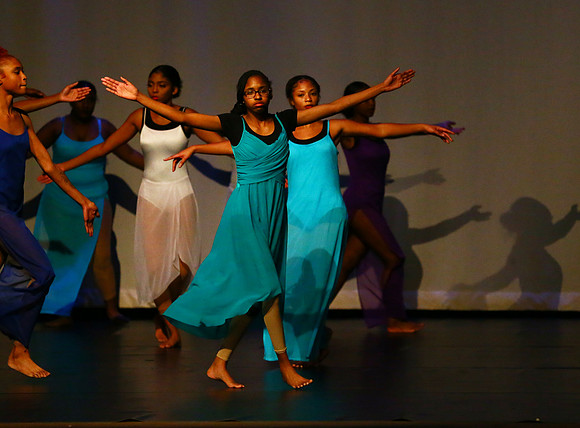 NewTownHolidayDance19-2467