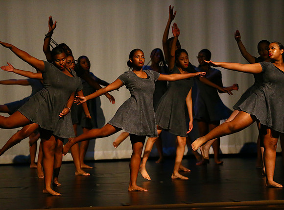 NewTownHolidayDance19-2471