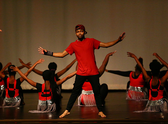 NewTownHolidayDance19-2490
