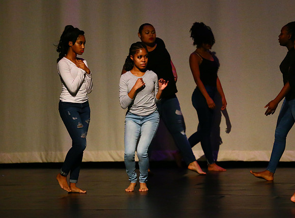 NewTownHolidayDance19-2439