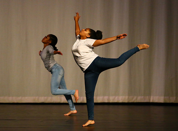 NewTownHolidayDance19-2442