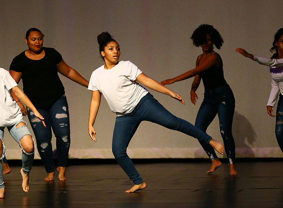 NewTownHolidayDance19-2446