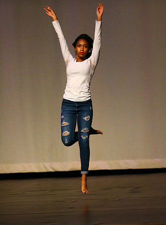 NewTownHolidayDance19-2450