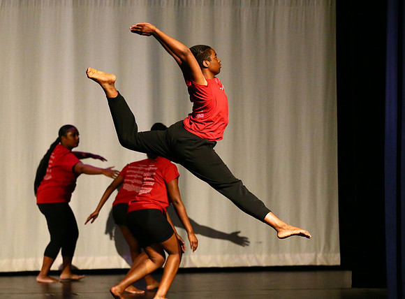 NewTownHolidayDance19-2587