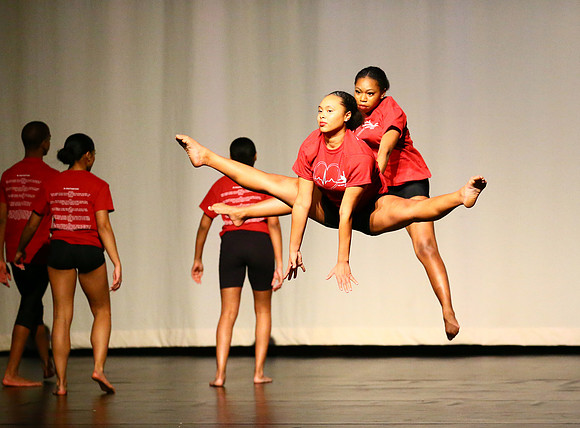 NewTownHolidayDance19-2590