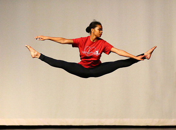 NewTownHolidayDance19-2591