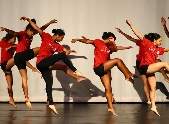 NewTownHolidayDance19-2594