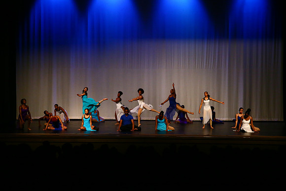 NewTownHolidayDance19-2501