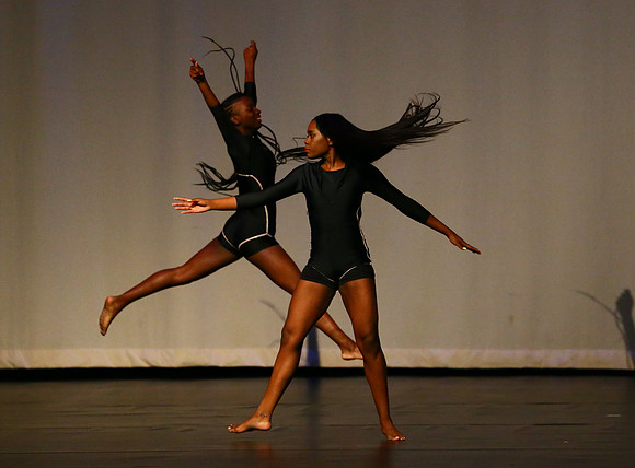 NewTownHolidayDance19-2514