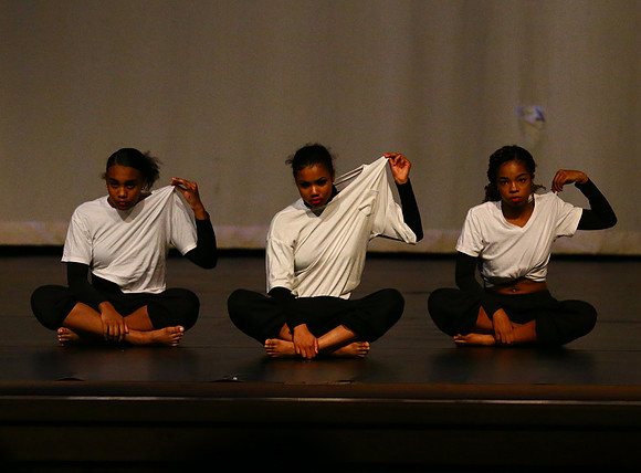 NewTownHolidayDance19-2516