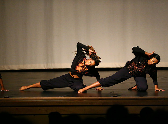 NewTownHolidayDance19-2530