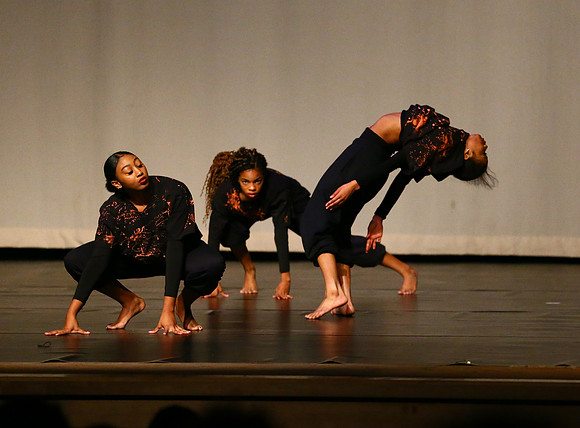 NewTownHolidayDance19-2531