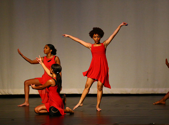 NewTownHolidayDance19-2547