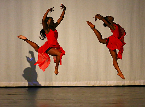 NewTownHolidayDance19-2559