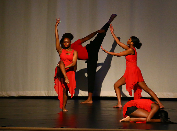 NewTownHolidayDance19-2561