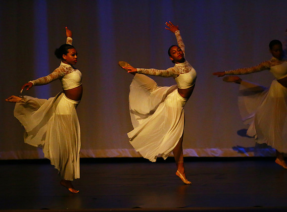 NewTownHolidayDance19-2563