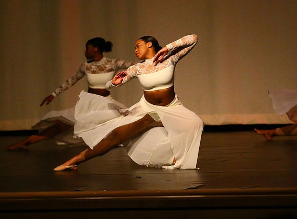 NewTownHolidayDance19-2567