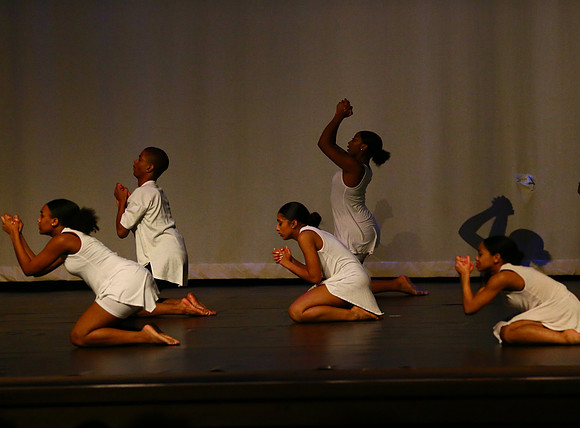NewTownHolidayDance19-2572