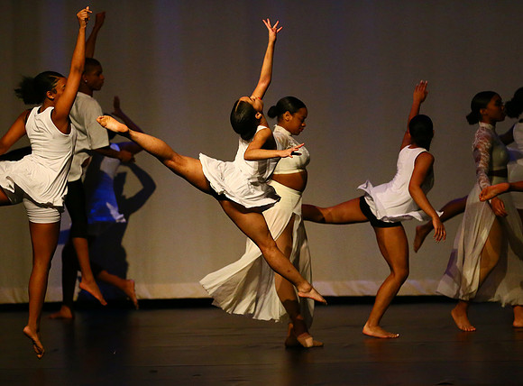 NewTownHolidayDance19-2573