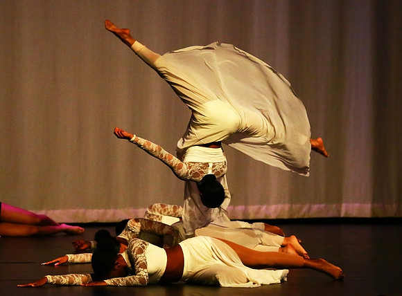 NewTownHolidayDance19-2579