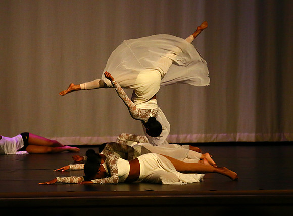 NewTownHolidayDance19-2580