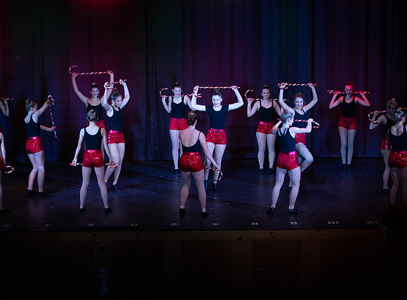 HolidayDance201918