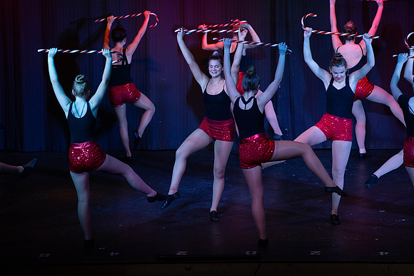 HolidayDance201919