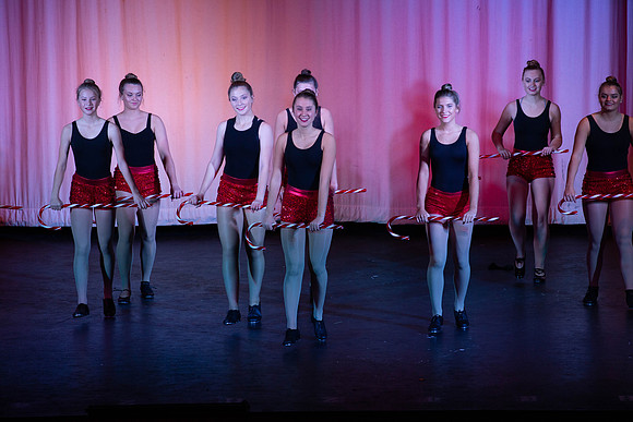 HolidayDance201942