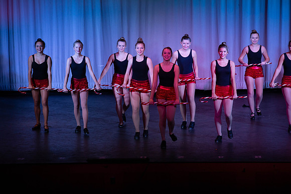 HolidayDance201943