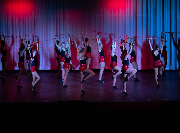 HolidayDance201950