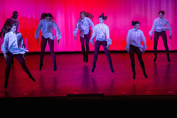 HolidayDance201956