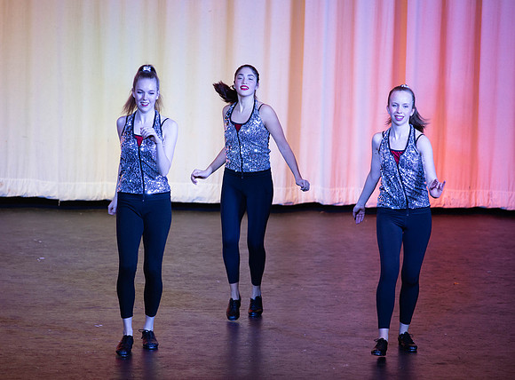 HolidayDance201972