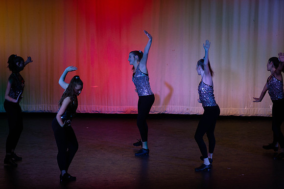 HolidayDance201973