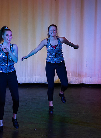 HolidayDance201977