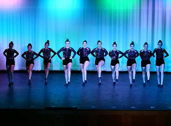 HolidayDance201989