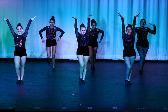 HolidayDance2019106