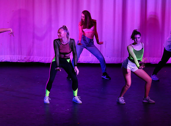 HolidayDance2019108