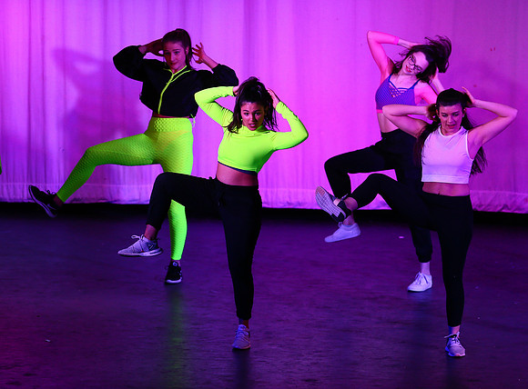 HolidayDance2019110