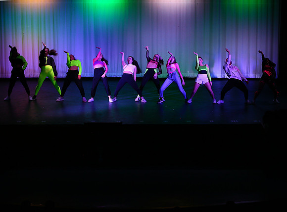 HolidayDance2019114