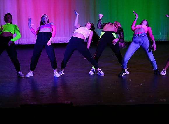 HolidayDance2019115