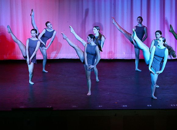 HolidayDance2019142