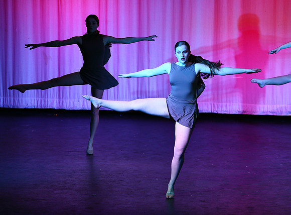 HolidayDance2019145