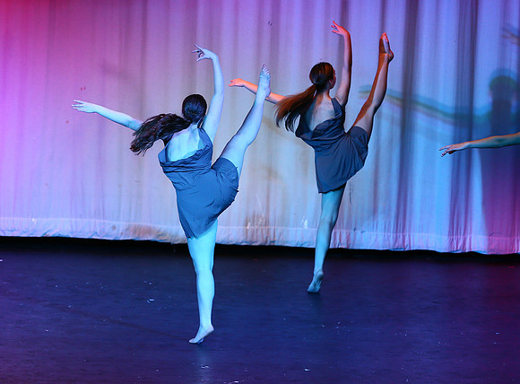 HolidayDance2019147