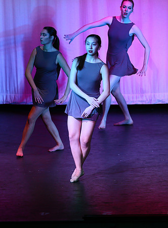 HolidayDance2019155