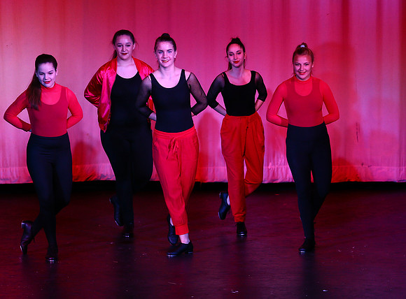 HolidayDance2019165
