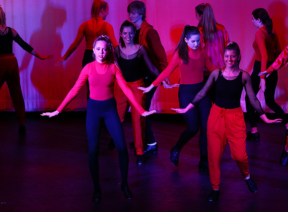 HolidayDance2019170
