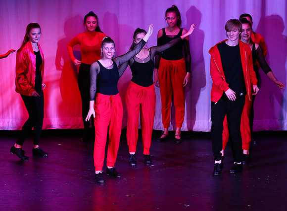 HolidayDance2019178