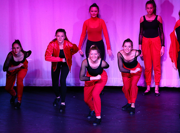 HolidayDance2019179