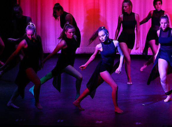 HolidayDance2019187
